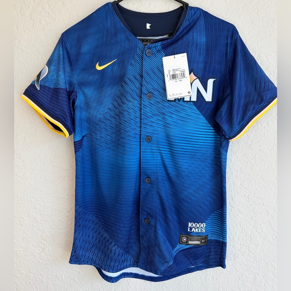 NWT Minnesota Twins NIKE Correa Jersey #4 - Youth Medium - City Connect